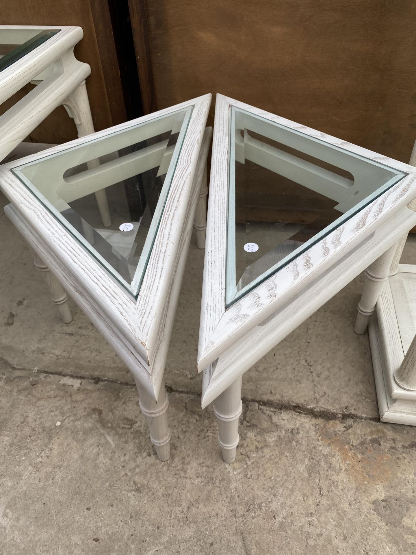 A MODERN LIMED LAMP TABLE, 27" SQUARE, WITH GLASS TOP AND PAIR OF MATCHING TRIANGULAR TABLES - Image 4 of 5