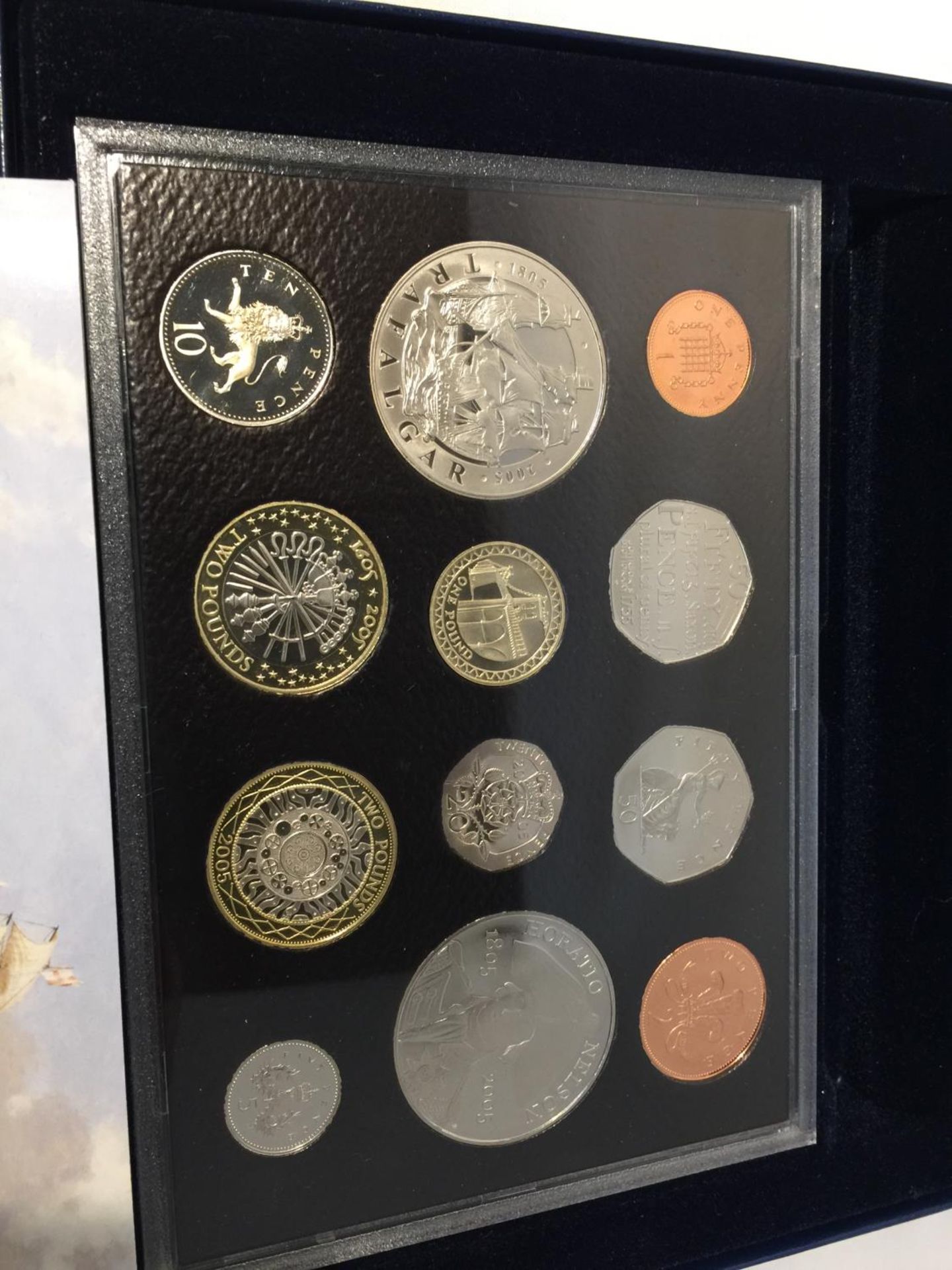 A UNITED KINGDOM ROYAL MINT 2005 COIN SET, WITH COA - Image 2 of 4