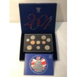 A UNITED KINGDOM ROYAL MINT 2004 COIN SET, WITH COA