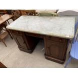 A VICTORIAN MAHOGANY TWIN PEDESTAL WASHSTAND WITH MARBLE TOP, ENCLOSING THREE DRAWERS AND TWO