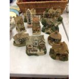 A QUANTITY OF COLLECTABLE COTTAGES AND HOUSES TO INCLUDE LEONARDO, ARDEN SCULPTURES, ETC