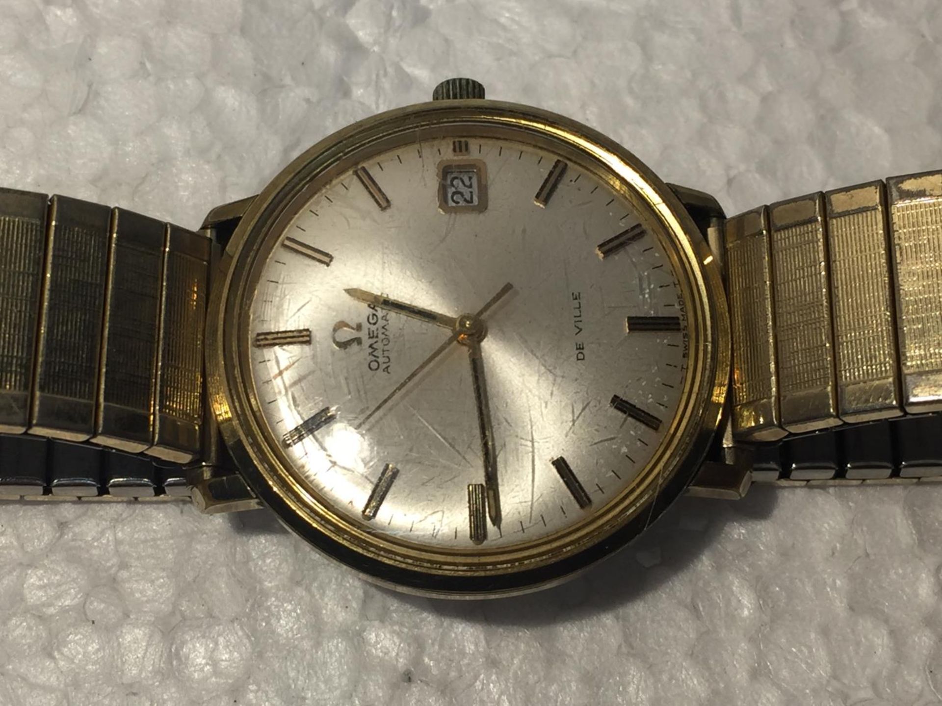 A VINTAGE OMEGA AUTOMATIC DE VILLE WATCH POSSIBLY 9CT GOLD WRIST WATCH IN WORKING ORDER WHEN - Image 2 of 7