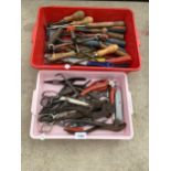 AN ASSORTMENT OF TOOLS TO INCLUDE PLIERS, FILES AND CHISELS ETC