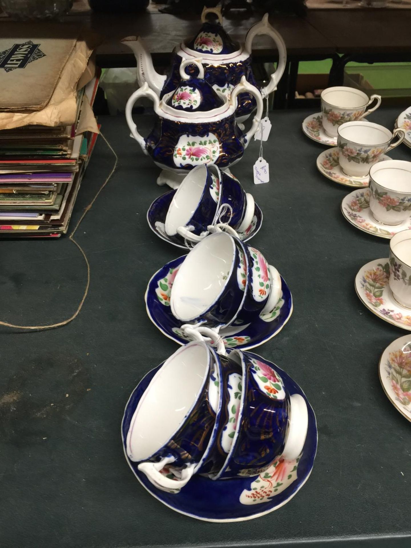 A VICTORIAN GAUDY WELSH COLUMBINE PATTERN PART TEASET TO INCLUDE A SUCRIER -SLIGHT DAMAGE -