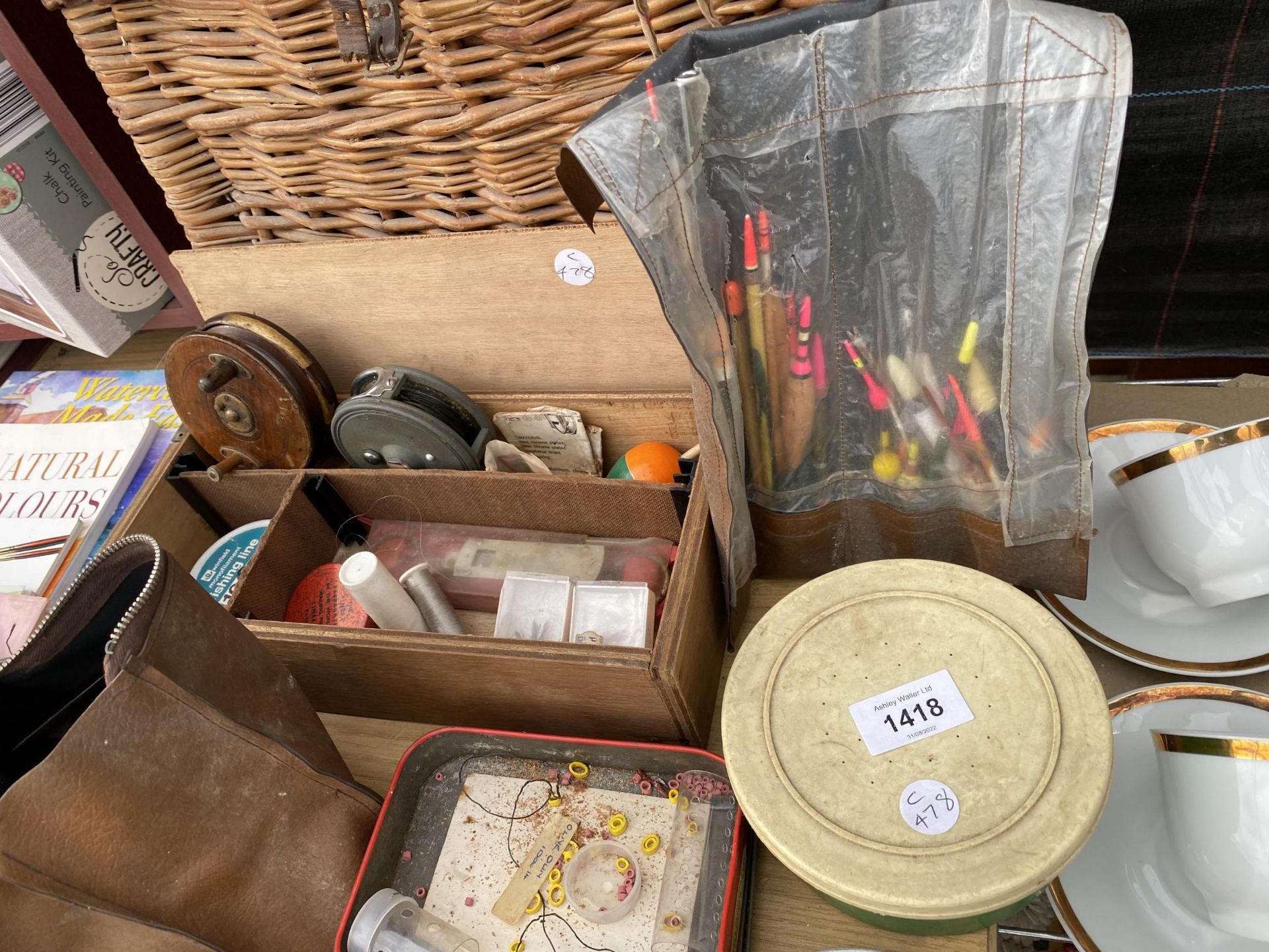 AN ASSORTMENT OF VINTAGE FISHING TACKLE TO INCLUDE A WICKER TACKLE BASKET, REELS AND FLOATS ETC - Image 3 of 8