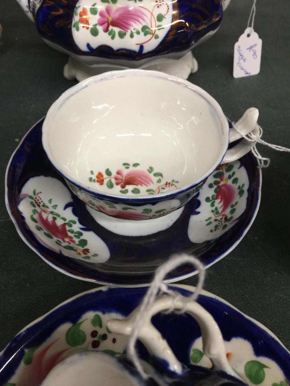 A VICTORIAN GAUDY WELSH COLUMBINE PATTERN PART TEASET TO INCLUDE A SUCRIER -SLIGHT DAMAGE - - Image 5 of 6