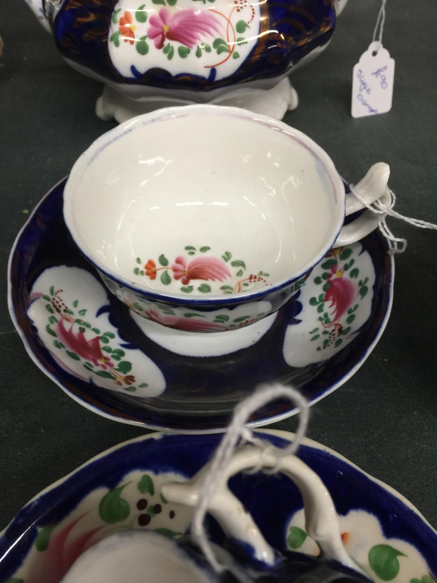 A VICTORIAN GAUDY WELSH COLUMBINE PATTERN PART TEASET TO INCLUDE A SUCRIER -SLIGHT DAMAGE - - Image 5 of 6