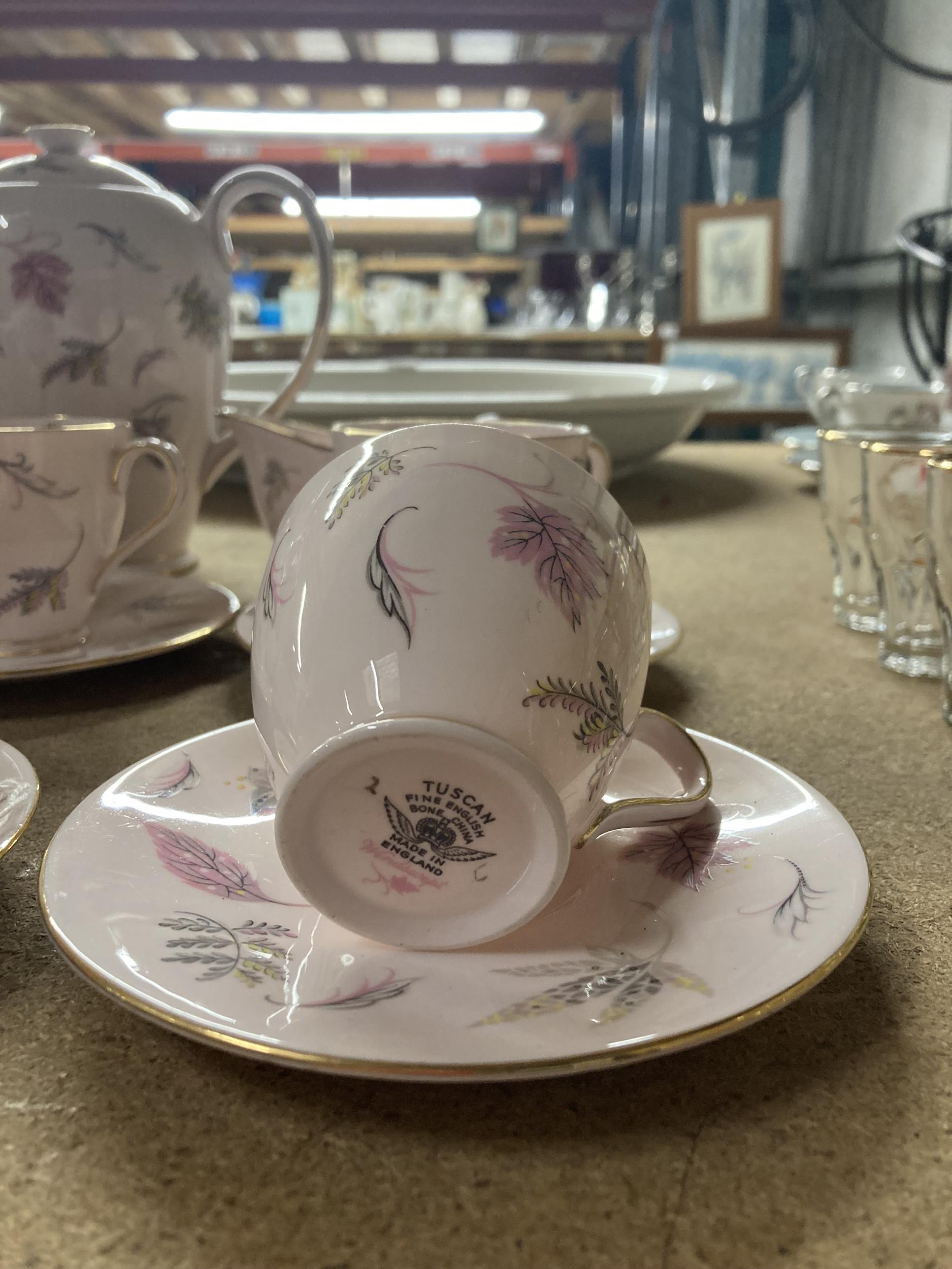 A TUSCAN COFFEE SET IN PALE PINK 'WINDSWEPT' PATTERN TO INCLUDE COFFEE POT, CREAM JUG, SUGAR BOWL, - Image 3 of 4