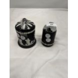TWO PIECES OF WEDGWOOD BLACK JASPERWARE TO INCLUDE A TABLE LIGHTER AND A LIDDED TRINKET BOX
