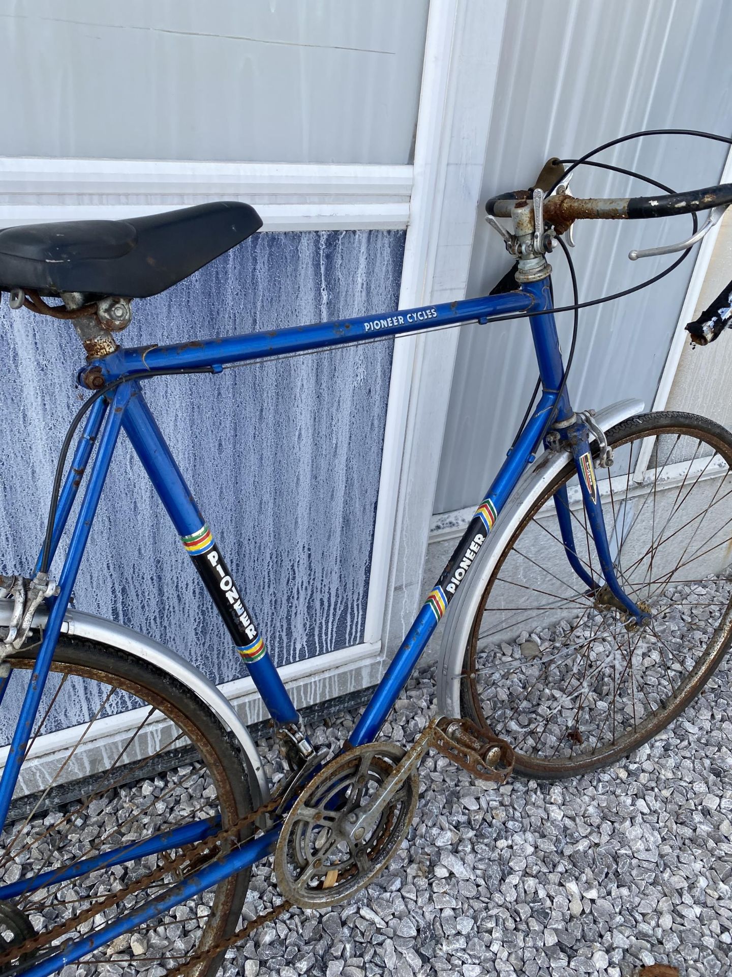 A VINTAGE PIONEER GENTS BIKE WITH 10 SPEED GEAR SYSTEM - Image 3 of 4