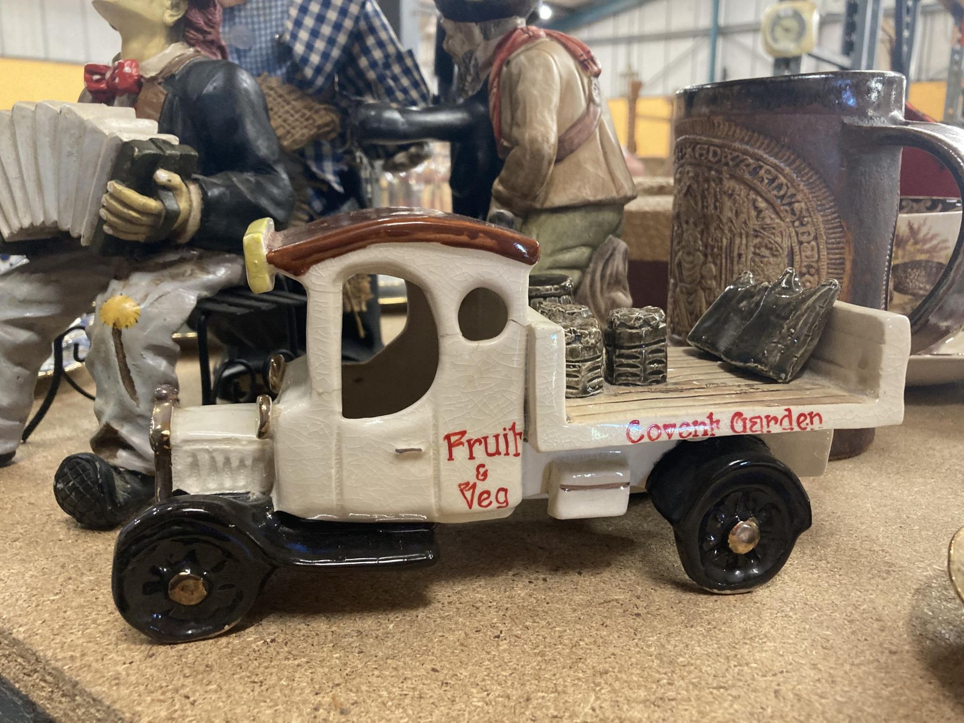 A COLLECTION OF ITEMS TO INCLUDE A FERTILITY FIGURE, CLOWN, SCARECROW, VINTAGE STYLE VAN, TANKARD, - Image 3 of 4