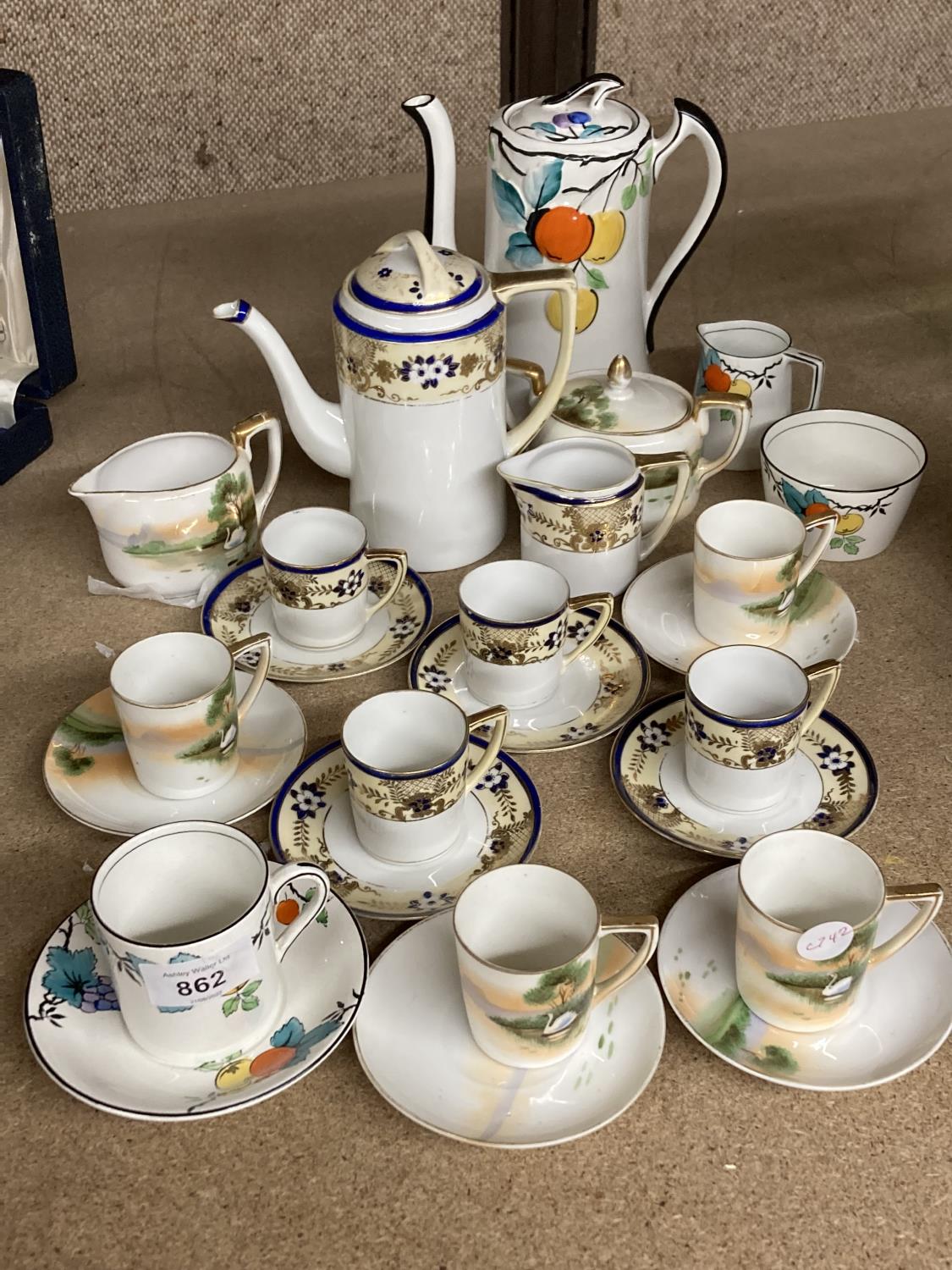 A QUANTITY OF TEAWARE TO INCLUDE A NORITAKE PART TEASET WITH COFFEE POT, CUPS, SAUCERS, CREAM JUG
