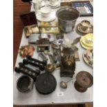 A MIXED LOT TO INCLUDE A MANTLE CLOCK, ICE BUCKET, DIE-CAST CARS, FLATWARE, TABLE LIGTHER, ETC