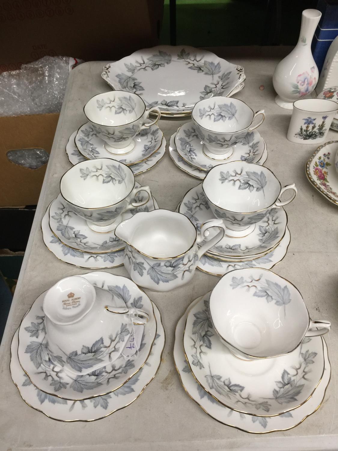 A ROYAL ALBERT 'SILVER MAPLE' CHINA TEASET TO INCLUDE CAKE PLATE, CREAM JUG, CUPS, SAUCERS AND