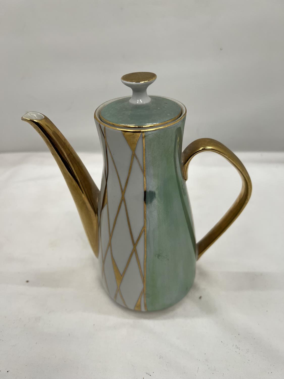 A LUSTRE COFFEE SET IN A HARLEQUIN PATTERN TO INCLUDE COFFEE POT, CREAM JUG, SUGAR BOWL, CUPS AND - Image 3 of 4