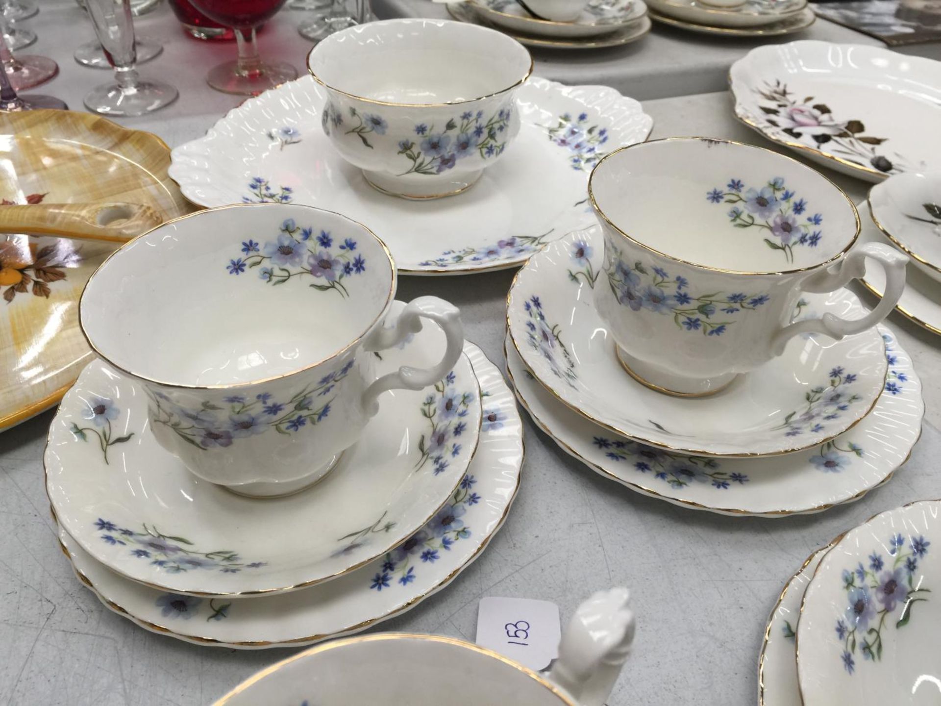 A RICHMOND 'BLUE ROCK' CHINA TEASET TO INCLUDE CUPS, SAUCERS, SIDE PLATES, SANDWICH PLATE CREAM - Image 4 of 6