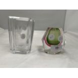 TWO PIECES OF ART GLASSWARE TO INCLUDE A COLOURED BUD VASE HEIGHT 9CM AND A SMALL VASE WITH AN