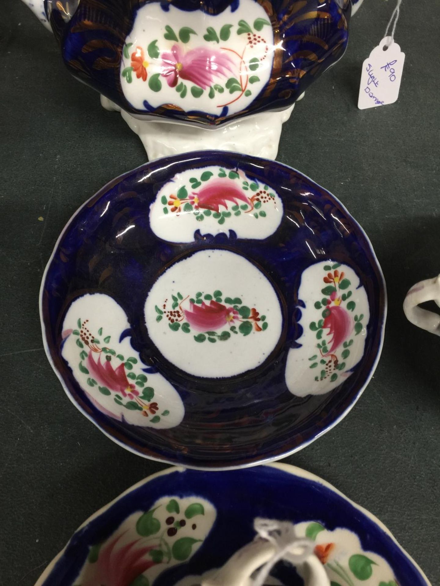 A VICTORIAN GAUDY WELSH COLUMBINE PATTERN PART TEASET TO INCLUDE A SUCRIER -SLIGHT DAMAGE - - Image 4 of 6
