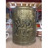 A VINTAGE BRASS WASTE BIN WITH EMBOSSED TAVERN SCENE HEIGHT 28.5CM