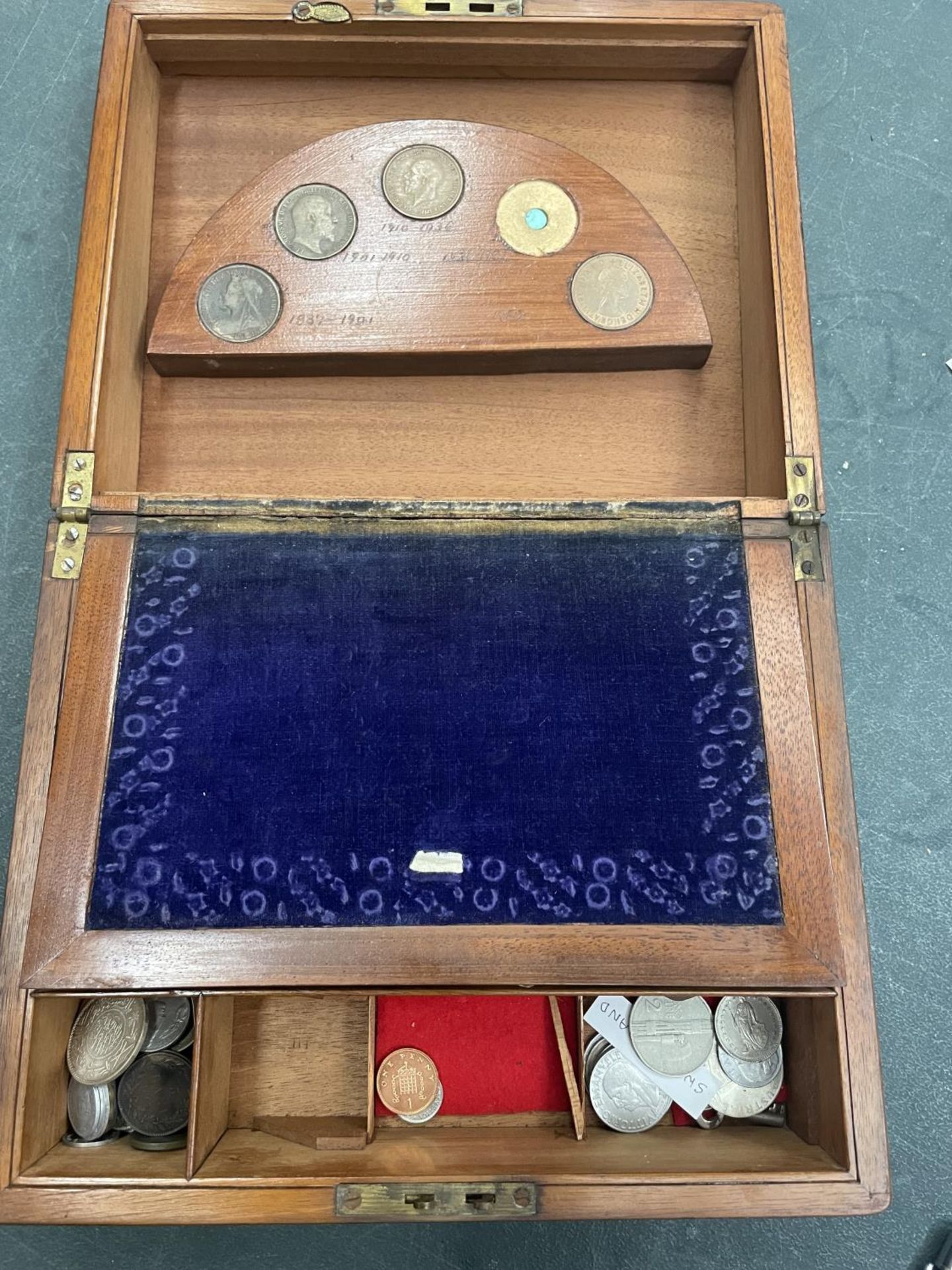 VARIOUS COINS IN A MAHOGANY WRITING SLOPE - Image 5 of 8
