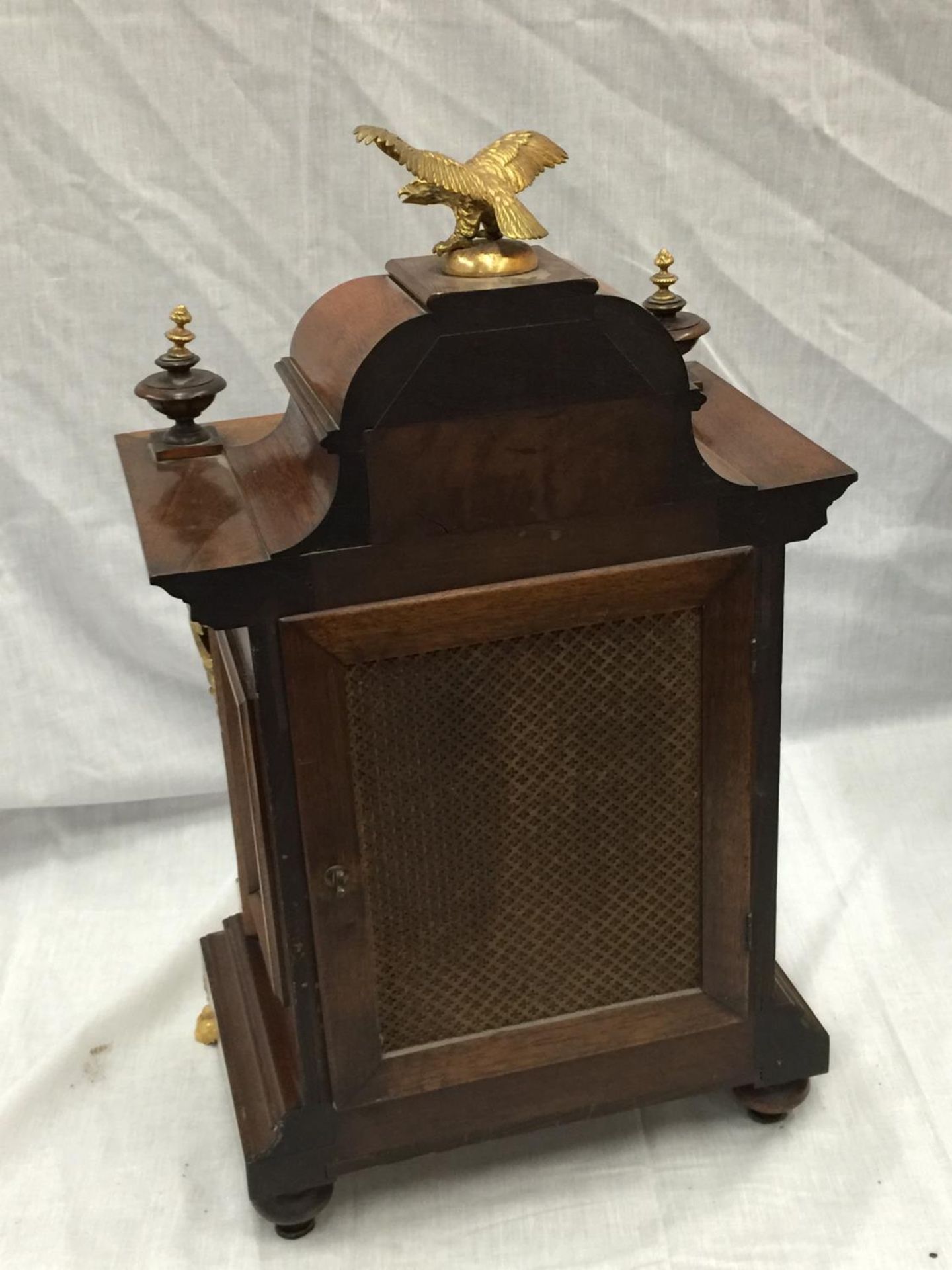 A 19TH CENTURY MAHOGANY CASED BRACKET CLOCK WITH FULL BRASS DIAL AND SILVER CHAPTER RING ORMOLA - Image 9 of 12