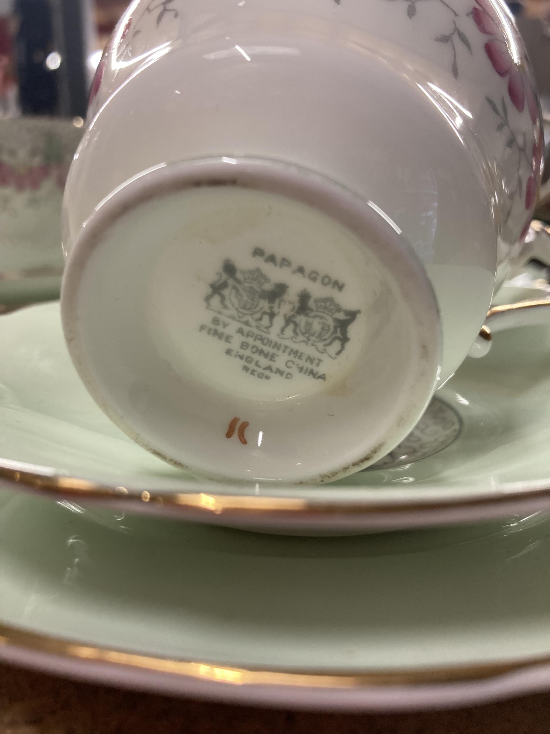 A PARAGON 'MARGOT' CHINA TEASET IN PALE GREEN WITH FLORAL DECORATION TO INCLUDE SUGAR BOWL, CREAM - Image 3 of 4