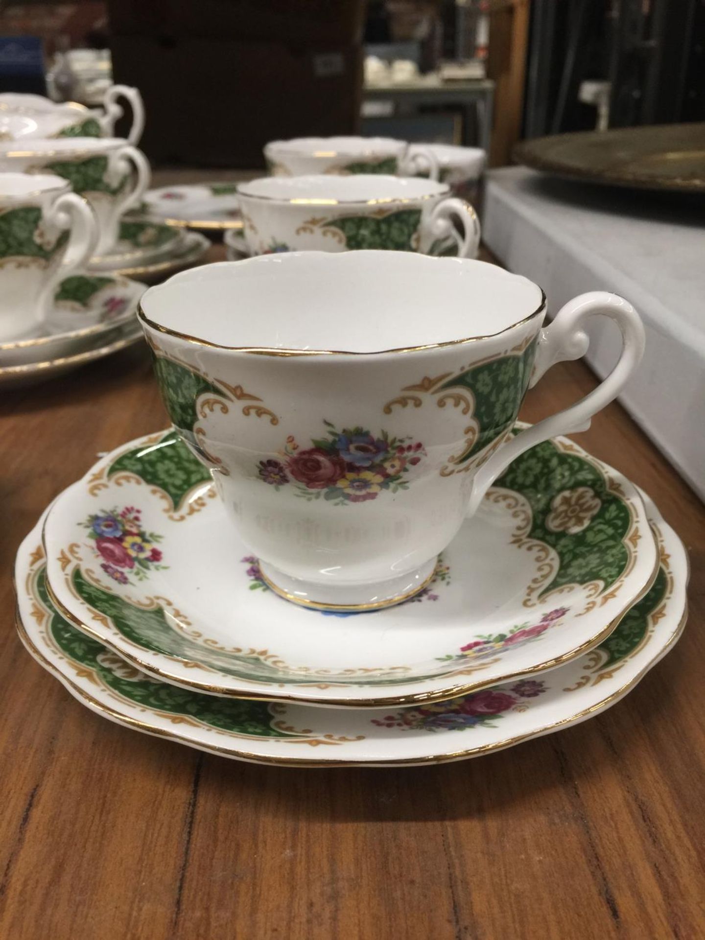 A ROYAL STANDARD GREEN AND FLORAL CHINA TEASET TO INCLUDE CAKE PLATE, CREAM JUG, SUGAR BOWLS, - Image 2 of 4