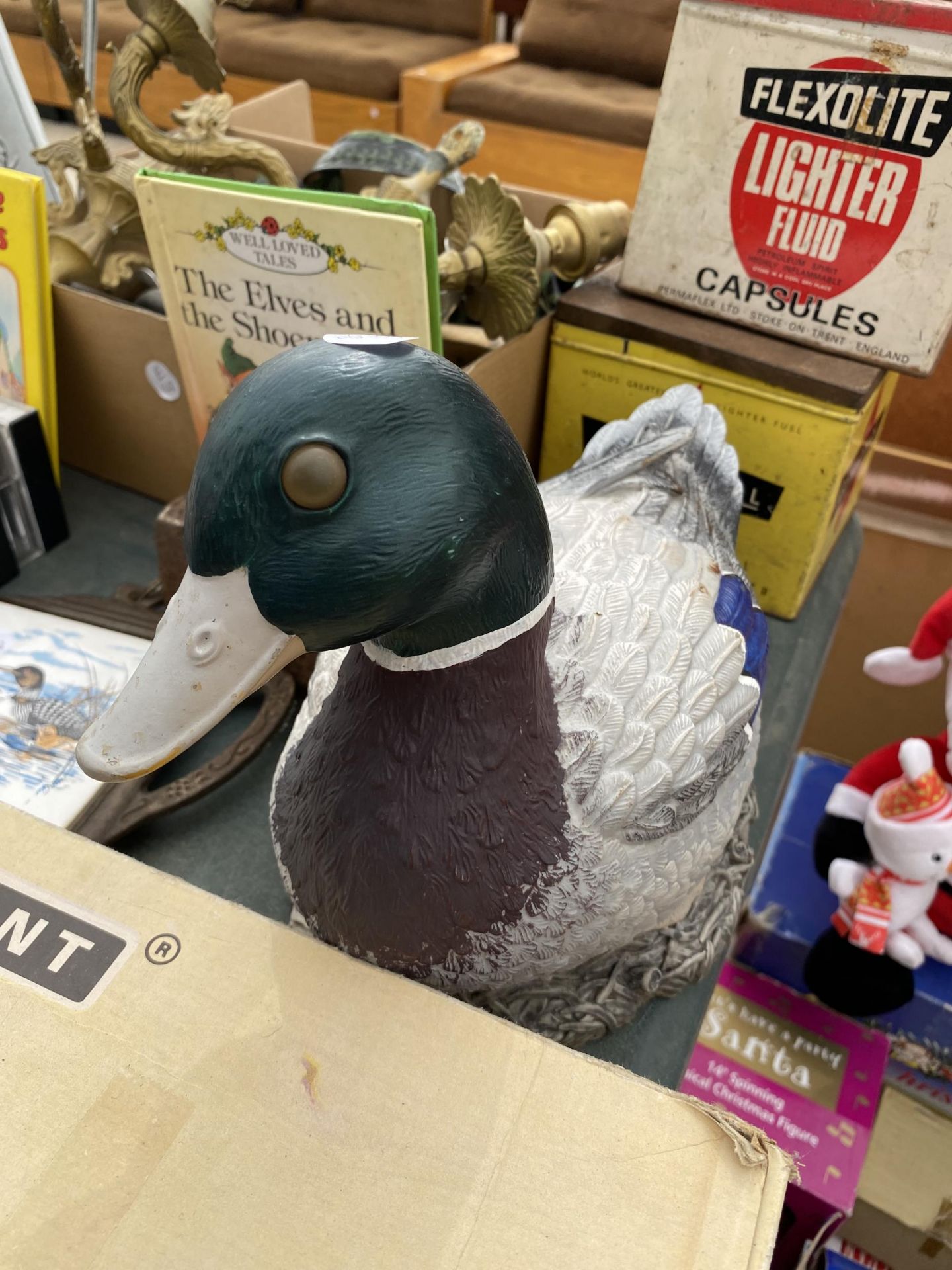 AN ASSORTMENT OF ITEMS TO INCLUDE PAOLO VANDINI SIZE 8 MENS SHOES, A GARDEN DUCK AND AN ANANT - Image 6 of 8