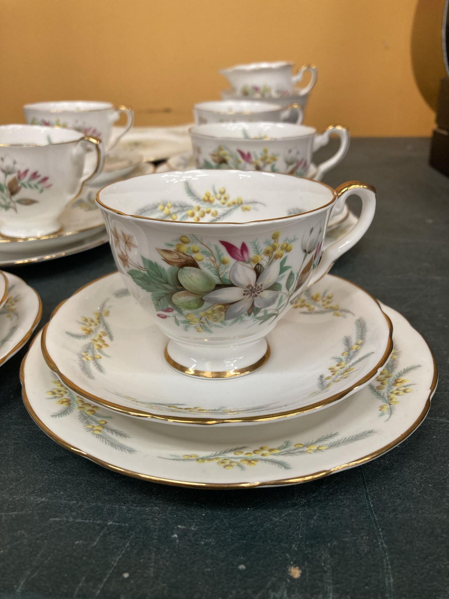 A ROYAL STAFFORD 'TROUSSEAU' TEASET TO INCLUDE CAKE PLATE, CREAM JUG, SUGAR BOWL, CUPS, SAUCERS - Image 2 of 4