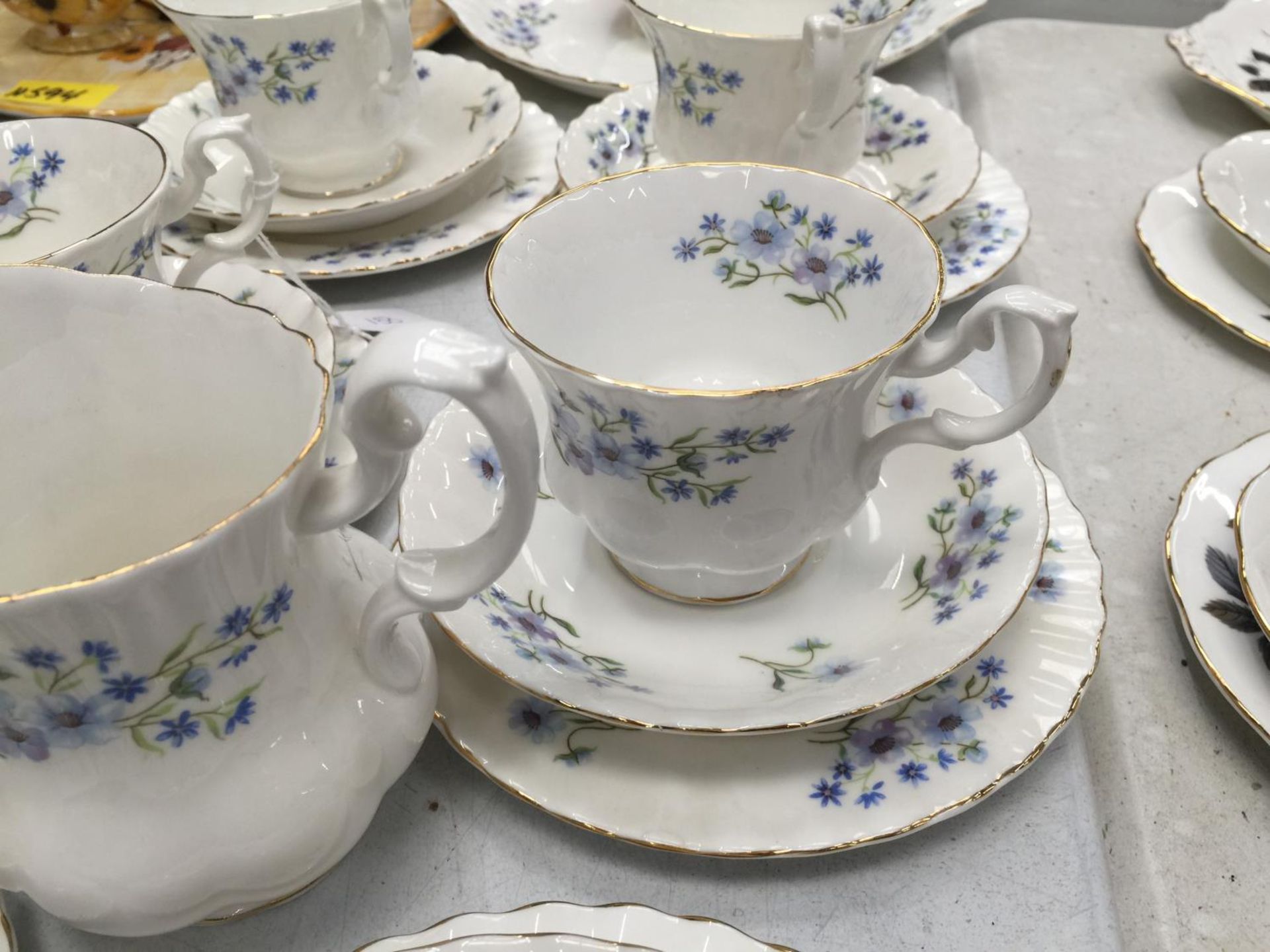 A RICHMOND 'BLUE ROCK' CHINA TEASET TO INCLUDE CUPS, SAUCERS, SIDE PLATES, SANDWICH PLATE CREAM - Image 3 of 6