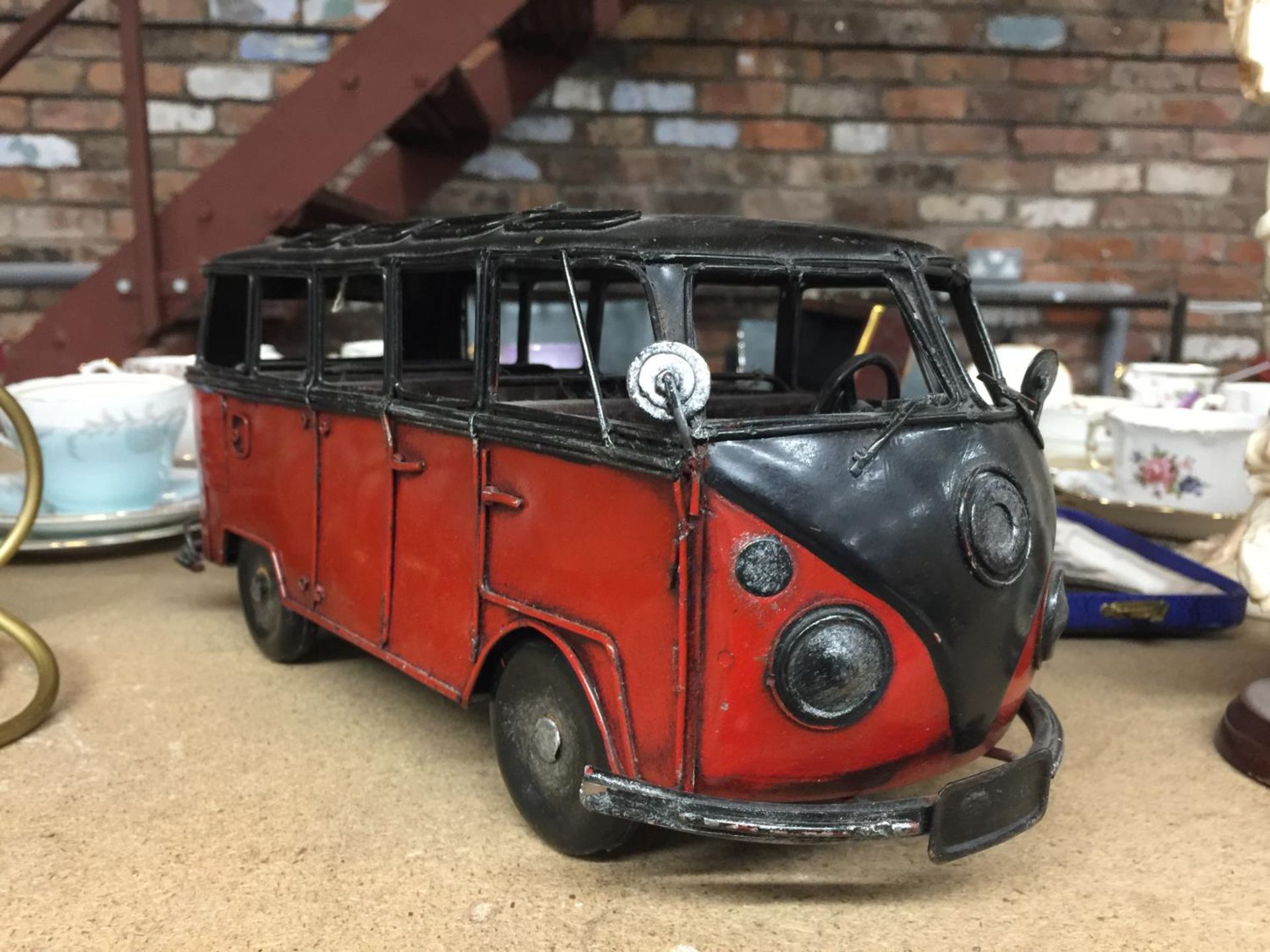 A VW CAMPER VAN TIN PLATE MODEL LENGTH 32CM, HEIGHT 15CM