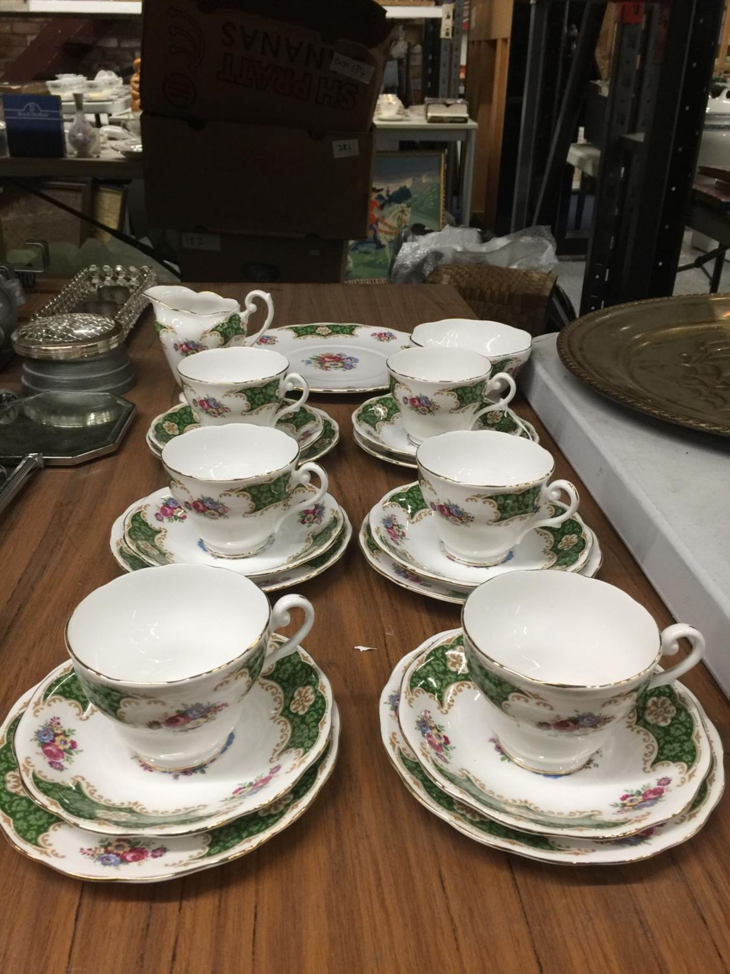 A ROYAL STANDARD GREEN AND FLORAL CHINA TEASET TO INCLUDE CAKE PLATE, CREAM JUG, SUGAR BOWLS,