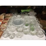 A LARGE QUANTITY OF GLASSWARE TO INCLUDE DESSERT BOWLS, CAKE PLATES, CAKE STANDS, ETC