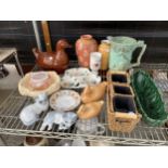 AN ASSORTMENT OF CERAMICS TO INCLUDE A HEN EGG CROCK, JUGS AND VASES ETC