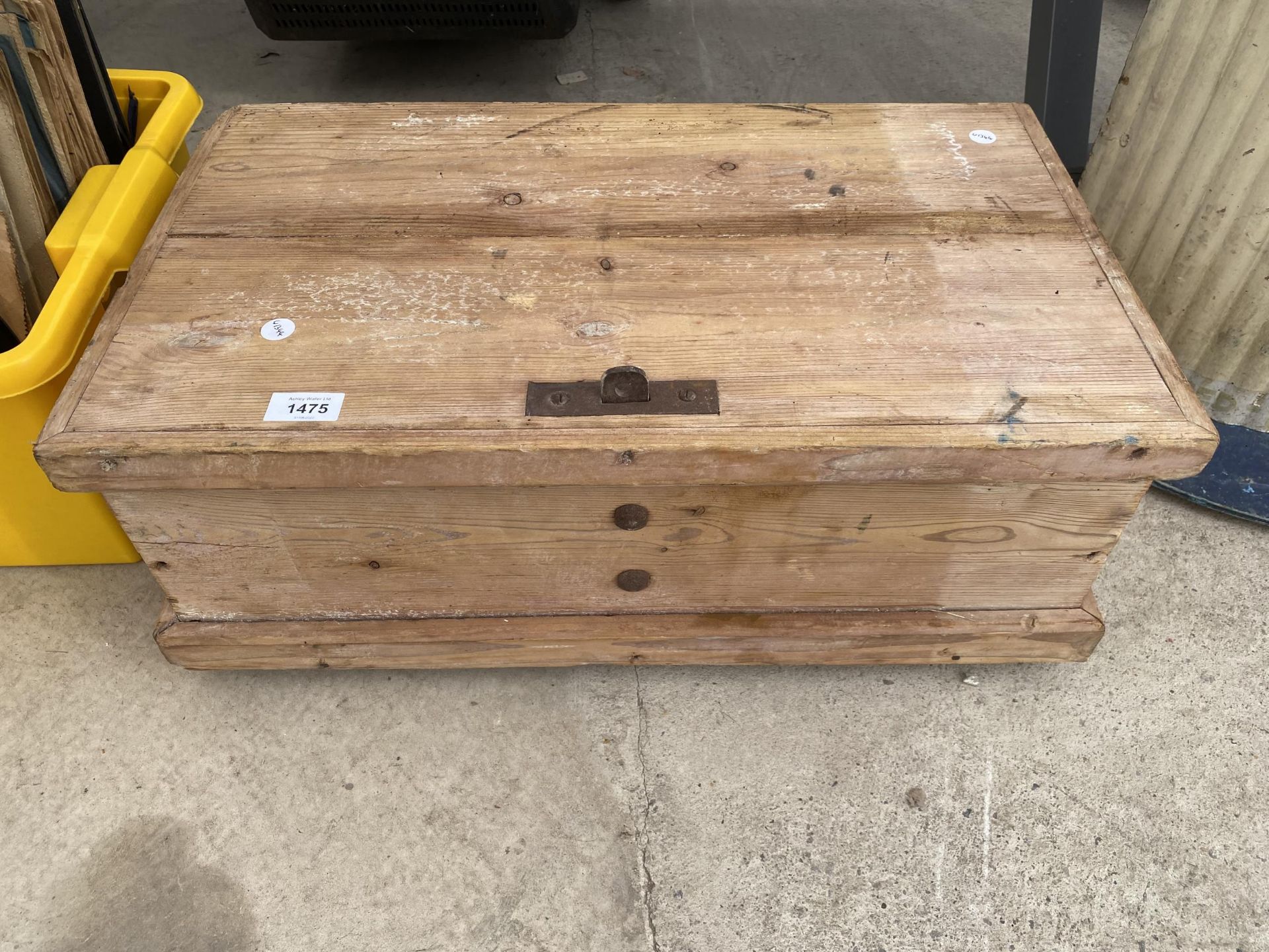 A SMALL VINTAGE PINE STORAGE CHEST