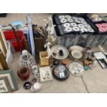 AN ECLECTIC MIX OF ITEMS TO INCLUDE VASES, CERAMIC AND GLASS BOWLS AND JUGS ETC