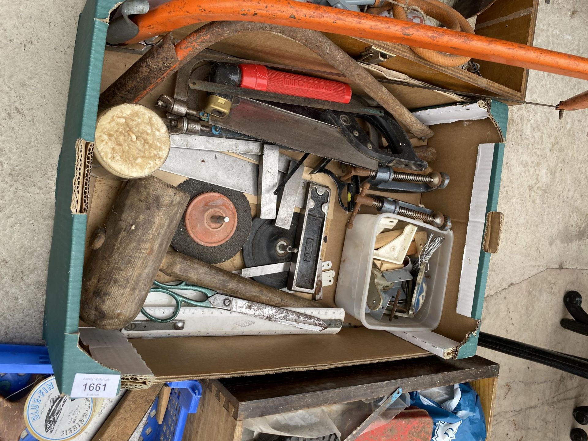 AN ASSORTMENT OF TOOLS AND HARDWARE TO INCLUDE G CLAMPS, SET SQUARES AND SAWS ETC - Image 3 of 6