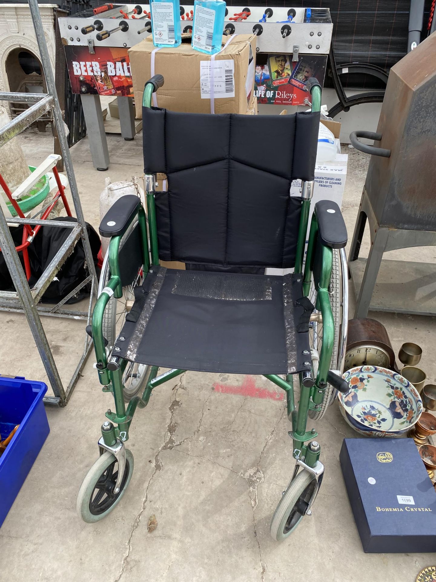 A PP FOLDING WHEEL CHAIR