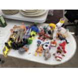 AN ASSORTMENT OF CHILDRENS TOYS TO INCLUDE ACTION MAN AND ACCESSORIES ETC