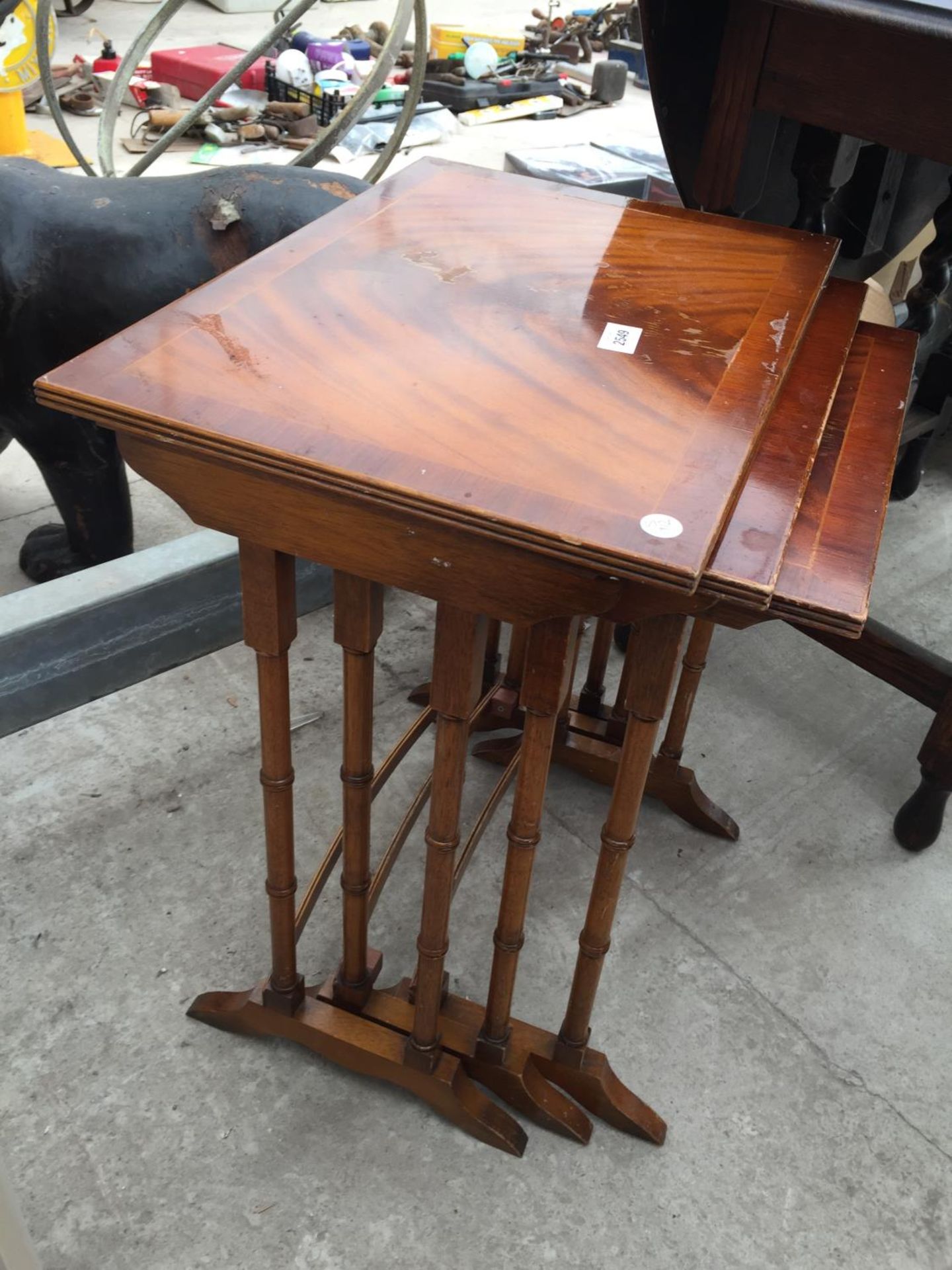 A NEST OF THREE MAHOGANY TABLES - Image 2 of 4