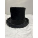 A VINTAGE W. H. MITCHELL & SON HATTERS & HOSIERS LONGTON HANLEY TOP HAT