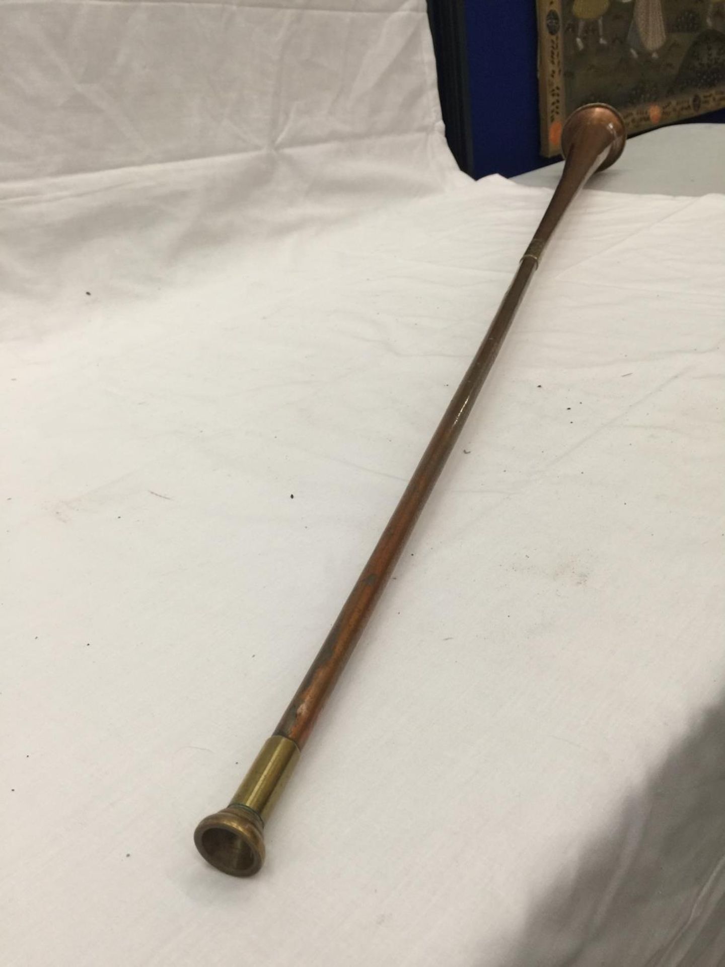 A LONG COPPER HUNTING HORN L: 122CM - Image 4 of 4