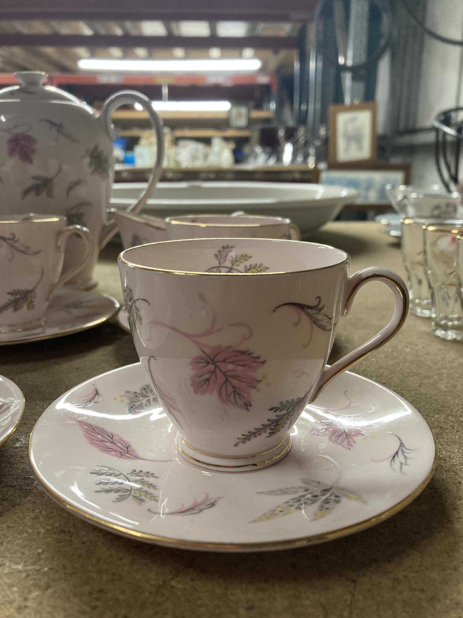 A TUSCAN COFFEE SET IN PALE PINK 'WINDSWEPT' PATTERN TO INCLUDE COFFEE POT, CREAM JUG, SUGAR BOWL, - Image 2 of 4