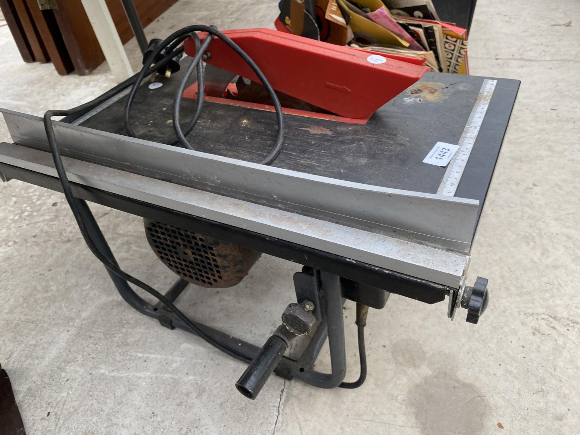 AN ELECTRIC TABLE SAW - Image 2 of 2