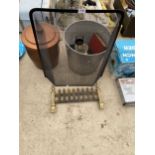 AN ASSORTMENT OF ITEMS TO INCLUDE A FIRE GUARD, A BRASS FIRE FRONT AND A BRASS OIL LAMP ETC