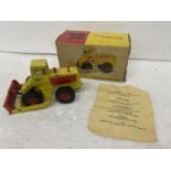 A DINKY TOYS MICHIGAN 180-III TRACTOR DOZER NO. 976 IN GOOD CONDITION AND IN ORIGINAL BOX