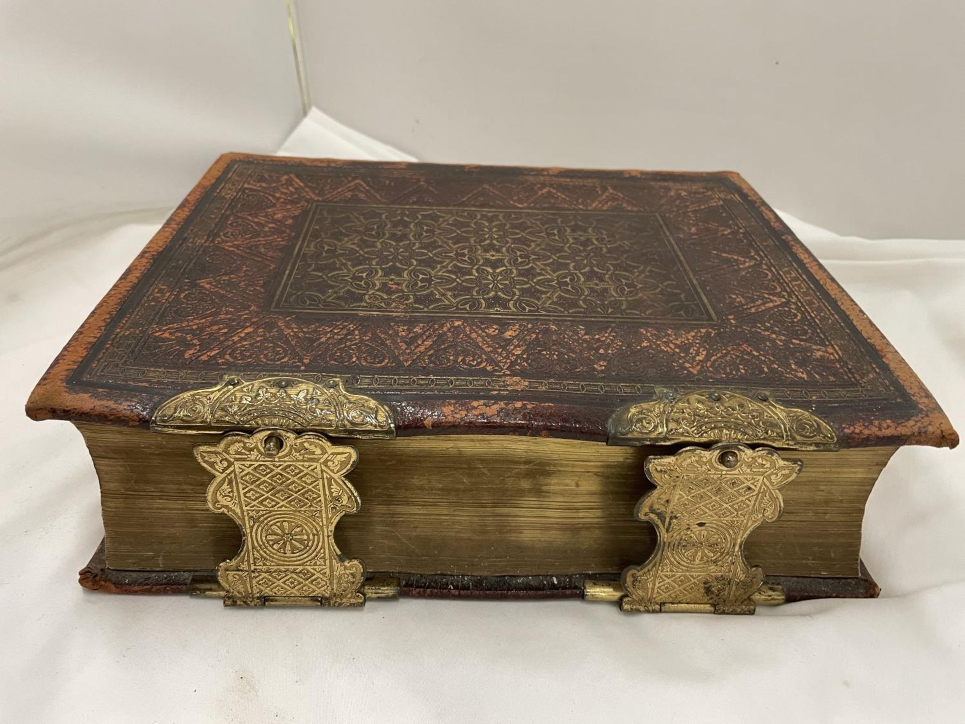 AN 1870'S BIBLE WITH 42 ILLUSTRATED PLATES , GOLD LEAF PAGES AND BRASS CLASPS - Image 2 of 6