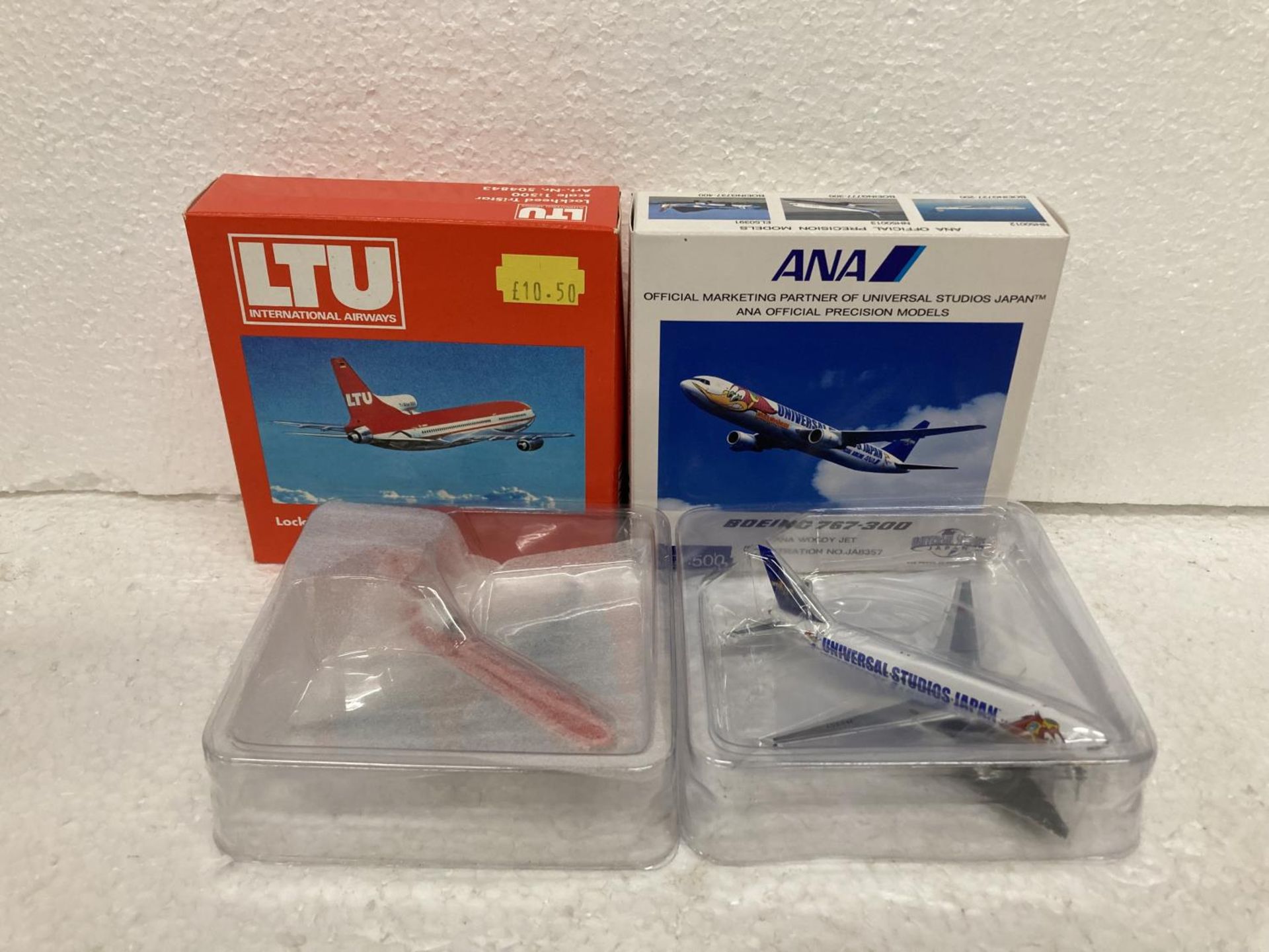 FOUR HERPA WINGS COLLECTION PLANES TO INCLUDE - A LOCKHEED TRISTAR MODEL 504843, ANA UNIVERSAL - Image 2 of 3