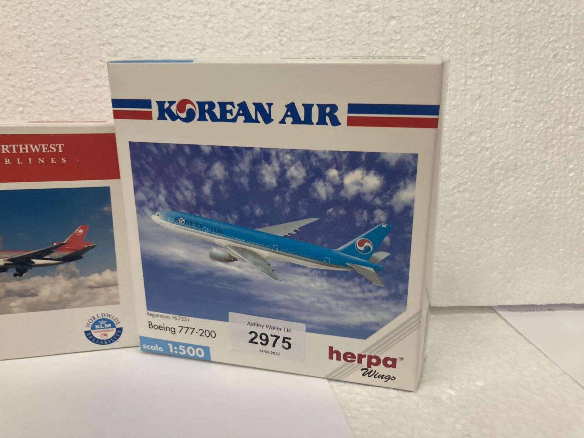 FOUR HERPA WINGS COLLECTION PLANES TO INCLUDE - KOREAN AIR BOEING 777-200 NO. 506458, NORTHWEST - Image 4 of 7