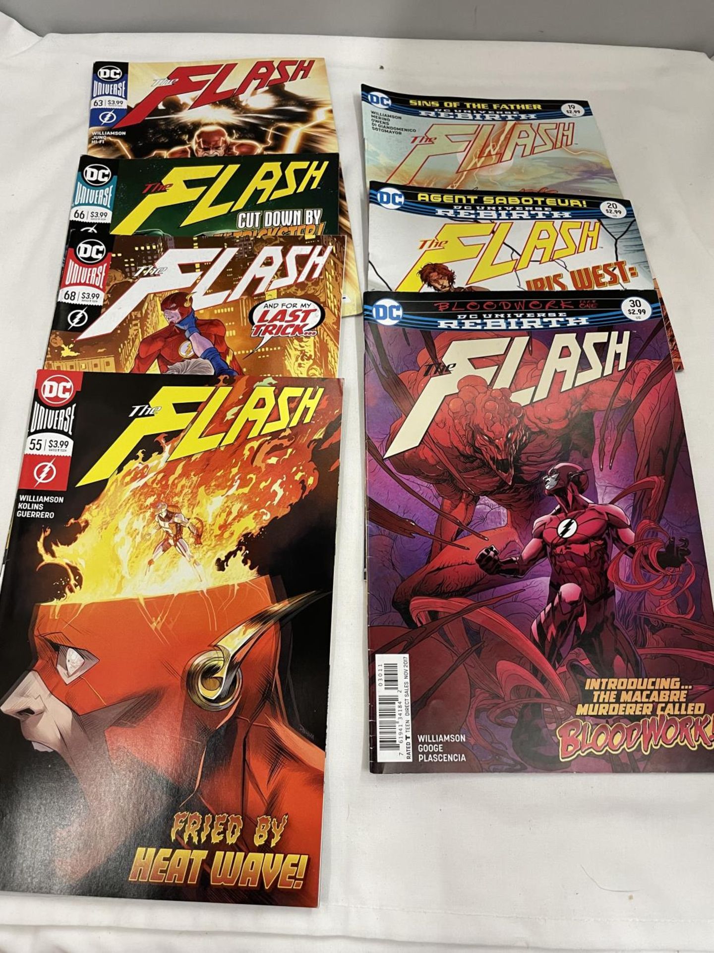 TWELVE MODERN AGE THE FLASH DC COMICS - TWO VARIANT COVERS - Image 3 of 4
